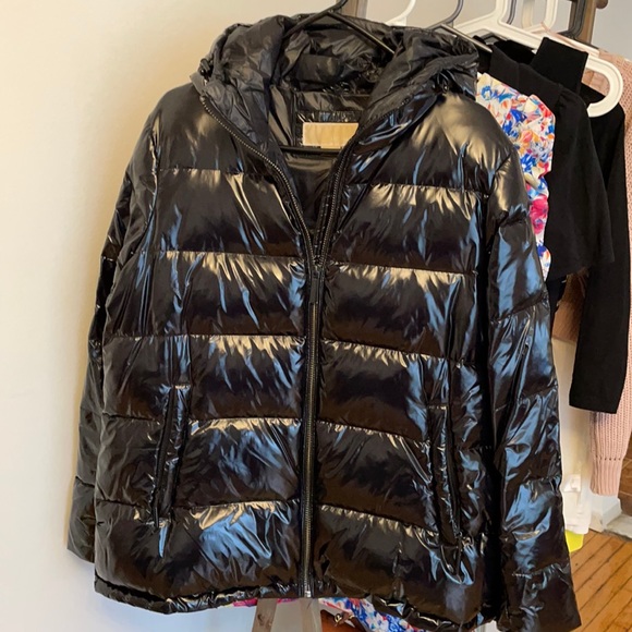 Michael Kors puffer jacket. Perfect condition. Worn just 3-4 times. - Picture 1 of 4
